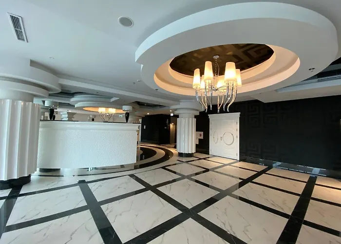 Hanza Tower Gold Apartment *