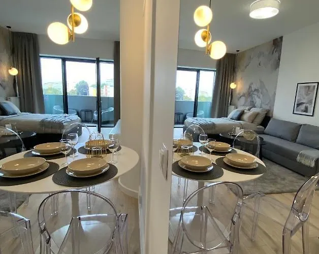 Hanza Tower Gold Apartment *